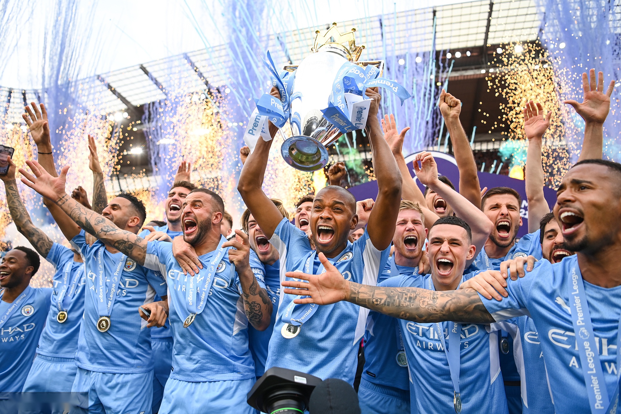 他的缺席直 他的缺席直