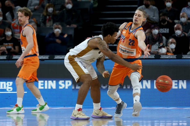 虽然进攻火 虽然进攻火