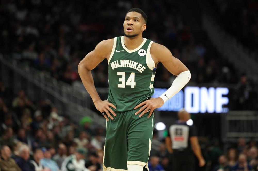 体育西甲：皇马2-0战胜十人瓦伦西亚